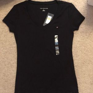 Tommy Hilfiger V neck NWT